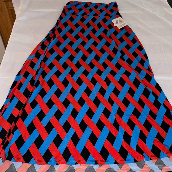 LuLaRoe Dresses & Skirts - 🍁 Lularoe “MAXI” skirt red & Blue on Black background  XS